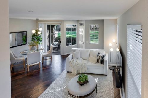 1804 Crescent Oak, Irvine CA  92618-4027 exterior