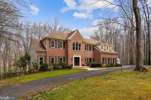 12406 Clifton Hunt Dr, Clifton, VA 20124-2045