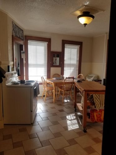 12 Essex St, Dover NH  03820-3220 exterior