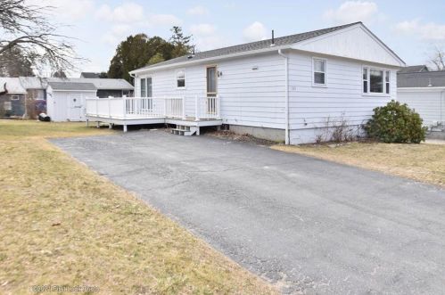 105 Highbank Ave, North Kingstown, RI 02852-1215