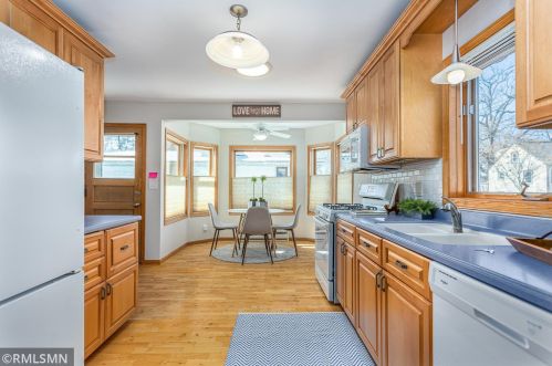 678 Iowa Ave, Saint Paul MN  55106-1015 exterior