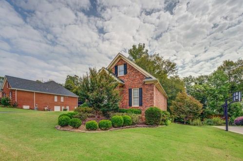 8268 Wood St, Porterdale, GA 30014-3967