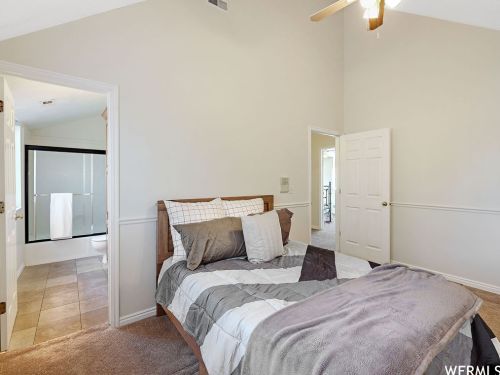 25 Snowstar Ln, Sandy UT 84092-4800 exterior