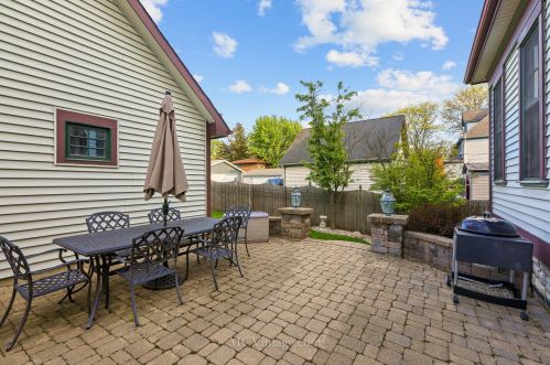 1003 Walter St, Lemont IL  60439-3920 exterior