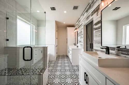 1319 Palomino Trl, Angleton TX 77515-9682 exterior