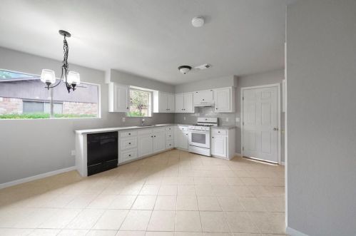 205 Bert St, Angleton TX 77515-5274 exterior