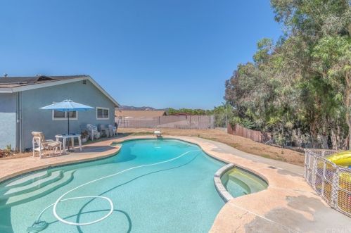 587 Augusta Dr, San Marcos, CA 92069-3343