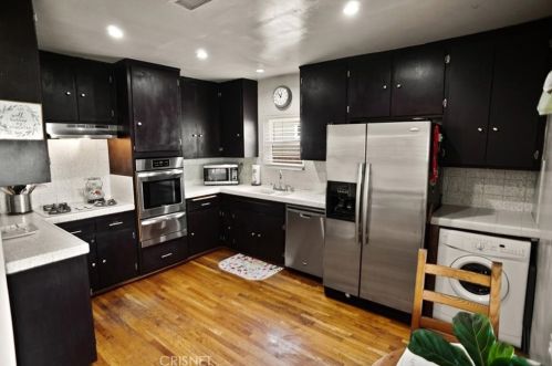 636 Milford St, Glendale CA  91203-1633 exterior