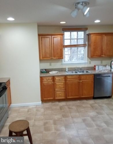 31 Ellis St, Tavistock NJ  08033-1826 exterior