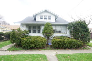 1445 Hickory St, Kankakee, IL 60901-5527