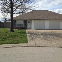 108 Parker Dr, Blue Springs, MO 64029-7902