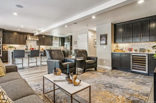 7597 Rosemary Cir, Englewood CO 80112-6421 exterior