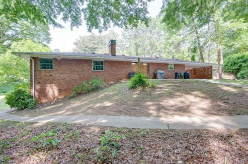 3324 Flowers Dr, Atlanta GA  30337-1001 exterior