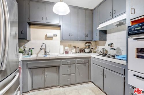 343 Riverdale Dr, Glendale, CA 91204-2034