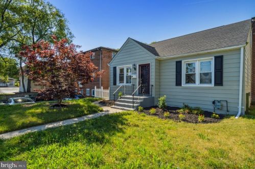 14 4th Ave, Runnemede, NJ 08078-1301