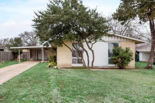 1815 Spring Ave, Carrollton TX  75006-6112 exterior