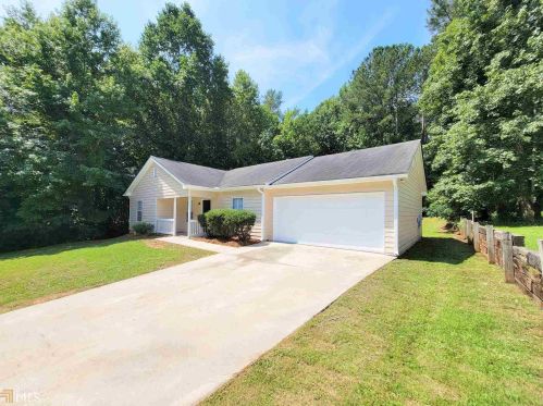 9115 Sterling Lakes Dr, Porterdale, GA 30014-3774