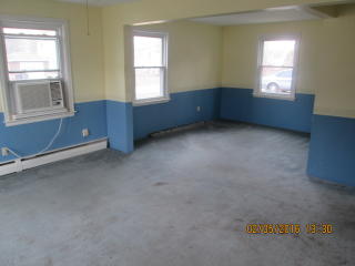 219 Center Ave, Galva, IL 61434-1355