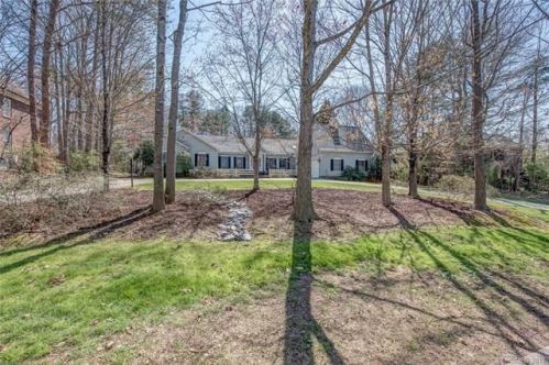 105 Hidden Pastures Dr, Cramerton, NC 28032-1640