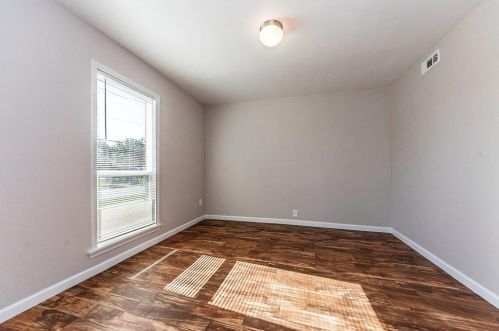 123 Carroll St, Morgans Point TX  77571-3563 exterior