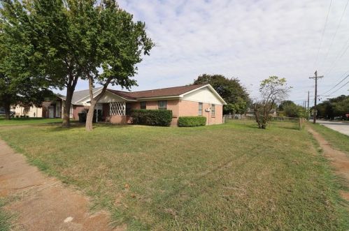 517 Bay Shore Dr, Garland TX  75040-5771 exterior