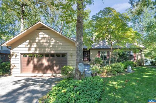 6 Lakeview Cir, Bybee, VA 22963-3327