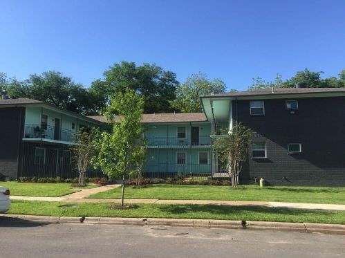 701 Elsbeth St, Dallas, TX 75208-4318