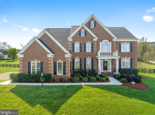 15993 Flagstone Ct, Round Hill, VA 20141-2398