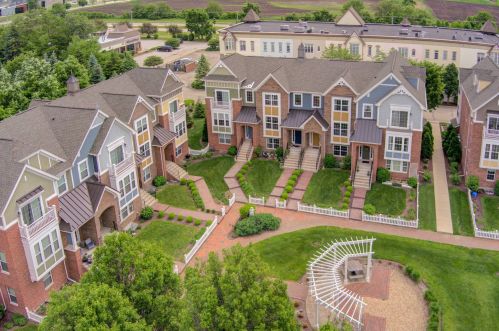 4115 Royal Mews Cir, Naperville IL  60564-7174 exterior