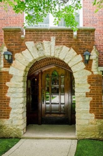 2478 Estes Ave, Chicago, IL 60645-3333