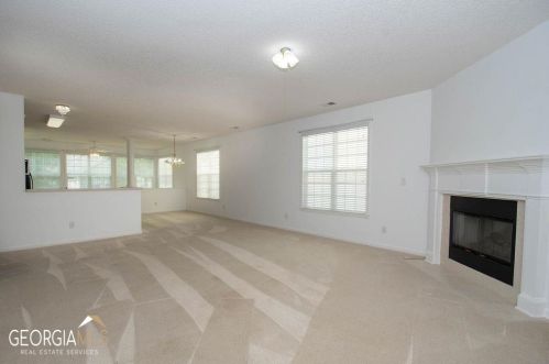 10 Hampshire Ln, Newnan, GA 30265-6058