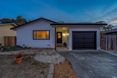 1014 Gemini Dr, Windsor, CA 95492-8946
