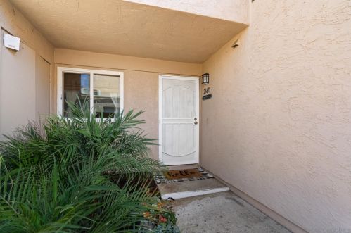 23615 Country Villa Rd, Ramona, CA 92065-4332
