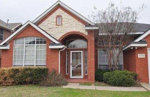 4521 Creekside Dr, Fort Worth TX  76137-2659 exterior
