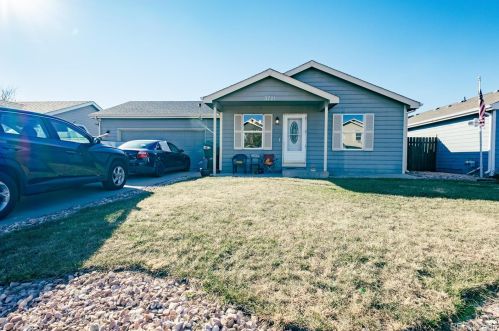 3721 Riverside Pkwy, Greeley CO  80620-2801 exterior