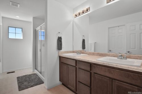 22115 Mansfield Pl, Aurora CO 80018 exterior