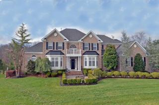 8 Rodeo Dr, Jackson Twp, NJ 08527-4461