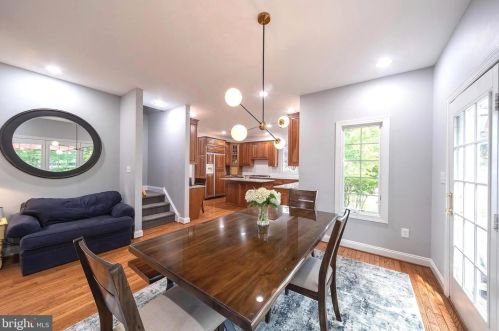 19 Walker Dr, Princeton NJ 08540-2324 exterior