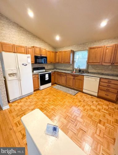 2245 52 St, Philadelphia PA 19131-2312 exterior