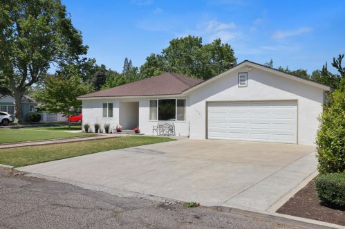 1401 Sycamore St, Turlock, CA 95380-4150