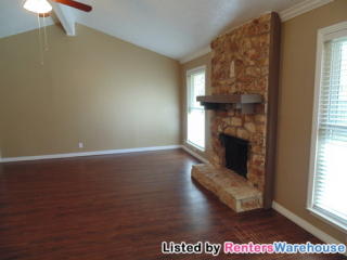 10401 Timbercrest Ln, Austin TX  78750-1602 exterior