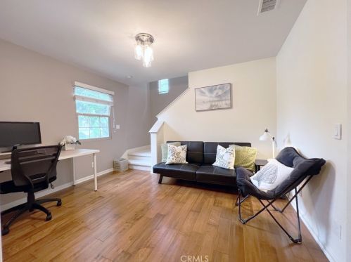 52 Pathway, Irvine CA  92618-8807 exterior