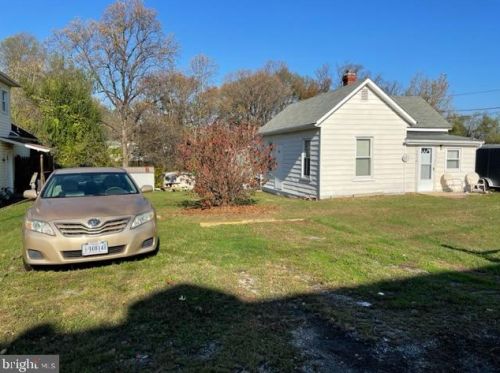 1218 Easy St, Woodbridge, VA 22191-2003