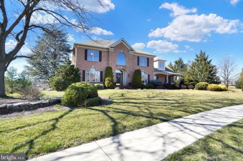 1366 Wicklow Dr, York, PA 17404-9036