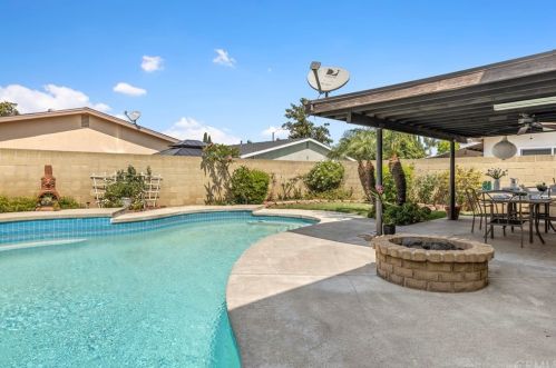 103 Jeanine Way, Anaheim CA  92806-3840 exterior