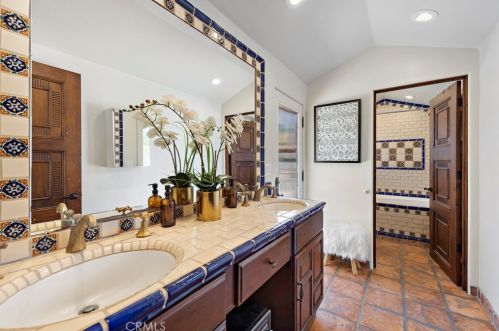 11411 Arroyo Ave, Santa Ana CA  92705-2469 exterior