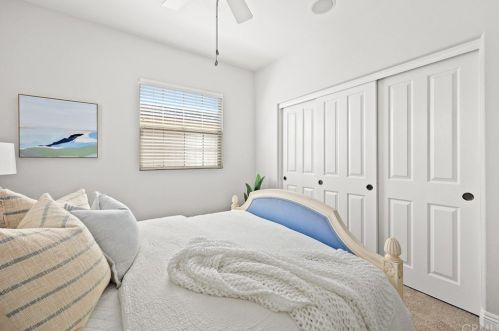 108 Spanish Lace, Irvine CA  92620-3424 exterior