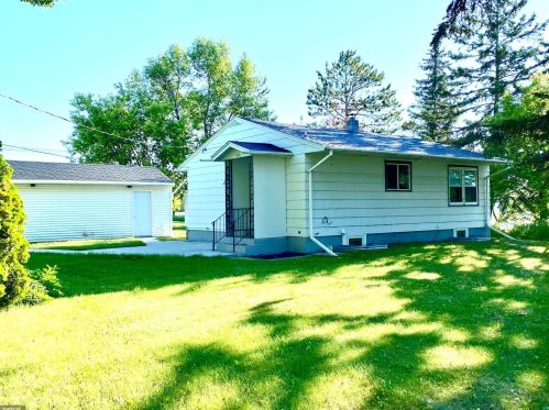 216 International Dr, Hackett, MN 56623