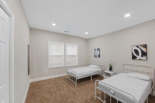 779 Elizabeth Pl, Atlanta GA  30318-4860 exterior