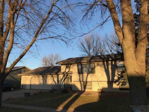 520 Teton Dr, Corson, SD 57005-1544